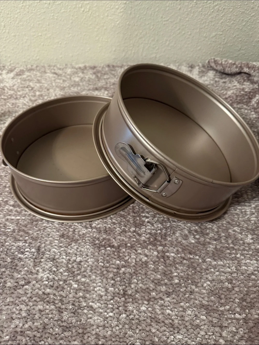 Set of 2 Round Springform Cake Pans — Metallic Taupe